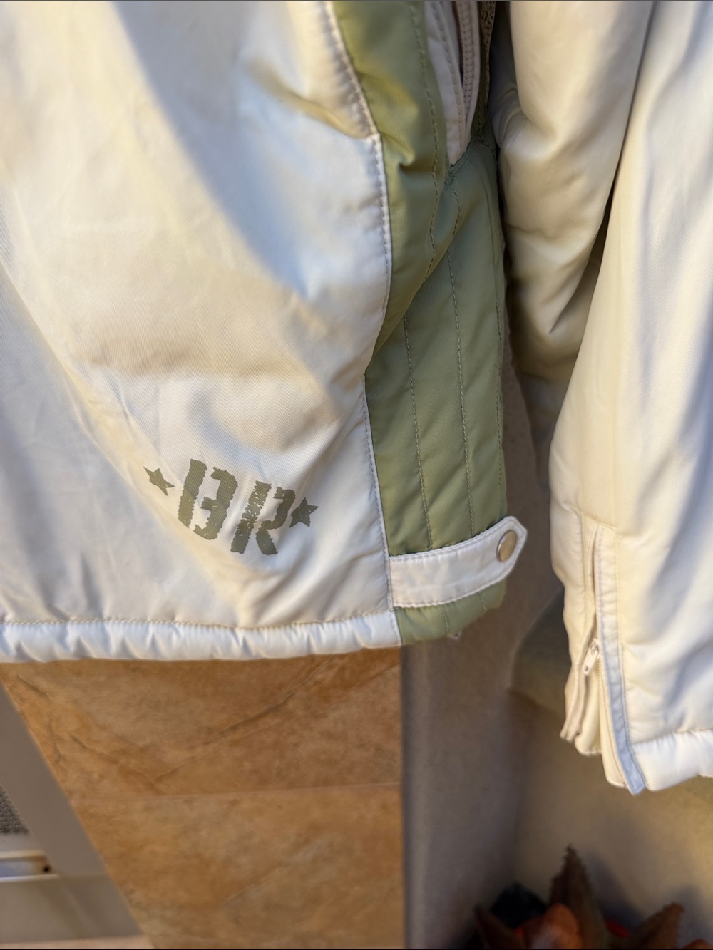 BETTY RIDES Snowboard/Ski Jacket - Picture 6 of 6